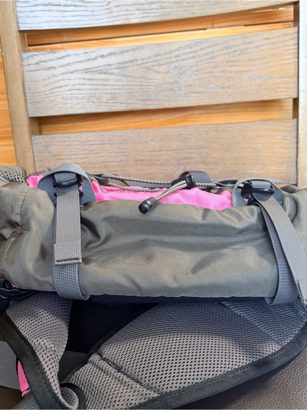 Mountainsmith Tour lumbar pack gray and pink day pack - Picture 7 of 10